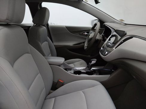Used 2022 Chevrolet Malibu LT FWD image 21
