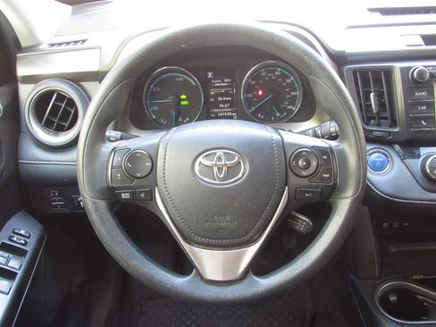 Certified 2018 Toyota RAV4 LE AWD/4WD image 22