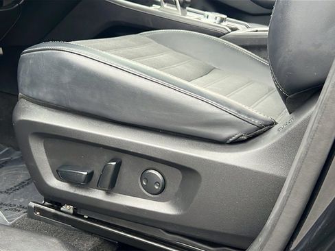 Used 2024 Mitsubishi Outlander SE image 22