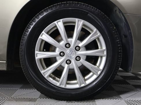 Used 2010 Buick Lucerne CXL image 6