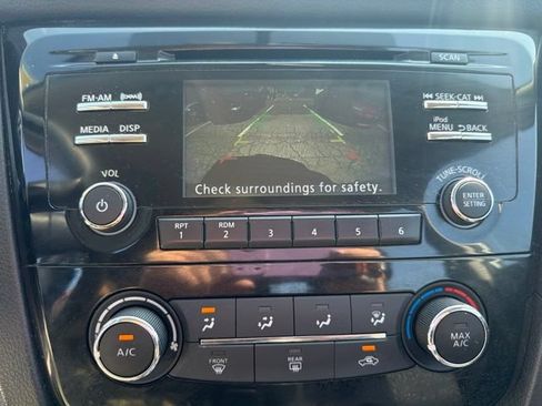 Used 2017 Nissan Rogue S AWD/4WD image 17