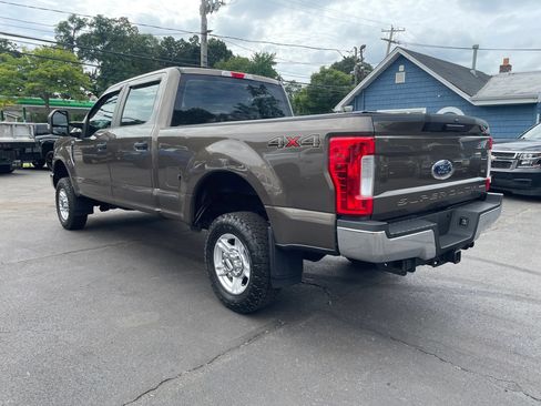 Used 2017 Ford F250 XL w/ Power Equipment Group AWD/4WD image 3