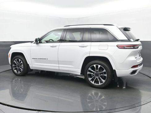 Used 2023 Jeep Grand Cherokee Overland image 3