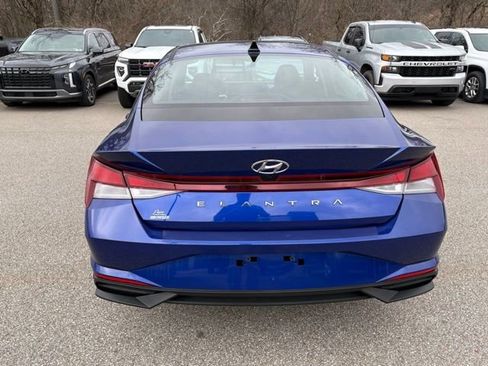 Used 2023 Hyundai Elantra SEL image 4