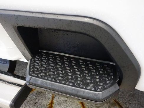 Used 2022 GMC Sierra 3500 SLE w/ SLE Convenience Package image 23