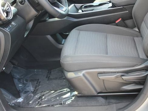 Used 2025 Chevrolet Equinox LT FWD image 20