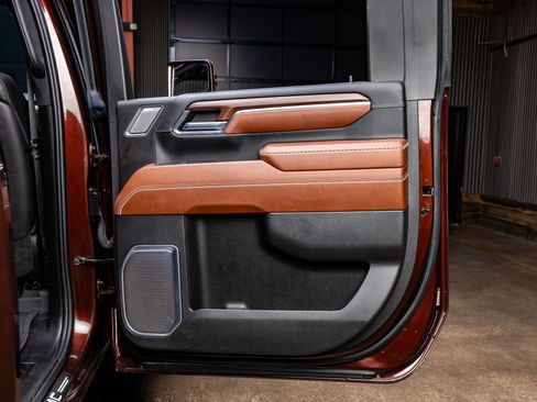 Used 2024 GMC Sierra 3500 Denali Ultimate image 38