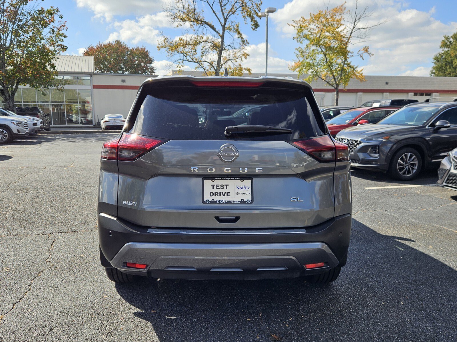 Used 2023 Nissan Rogue SL w/ SL Premium Package FWD image 6