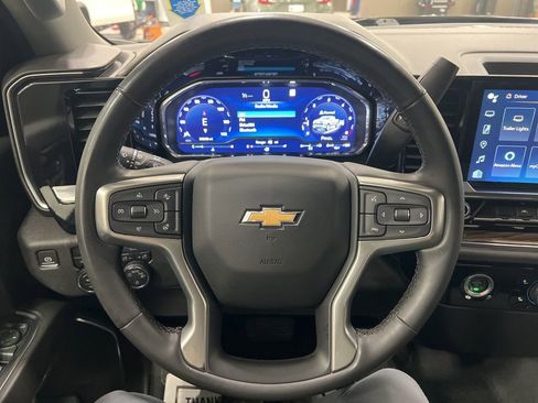 Used 2023 Chevrolet Silverado 1500 LT image 7