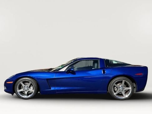 Used 2005 Chevrolet Corvette Coupe w/ Preferred Equipment Group RWD image 7