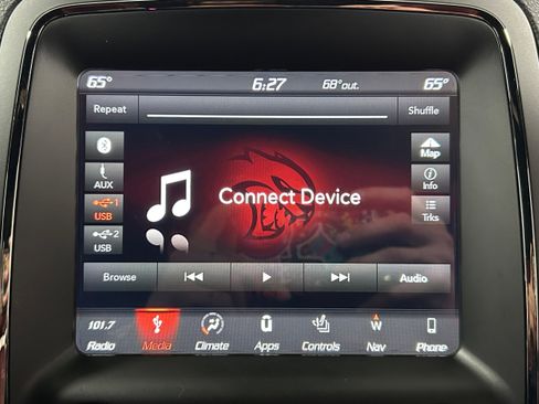 Used 2019 Dodge Durango SRT w/ Technology Group AWD/4WD image 6