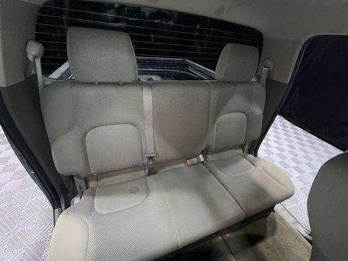 Used 2010 Nissan Frontier SE image 18