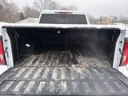 Used 2022 GMC Sierra 1500 AT4 w/ Technology Package image 16