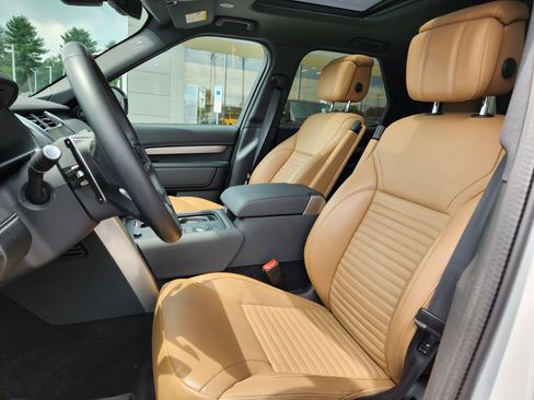 Certified 2024 Land Rover Discovery Dynamic SE AWD/4WD image 10