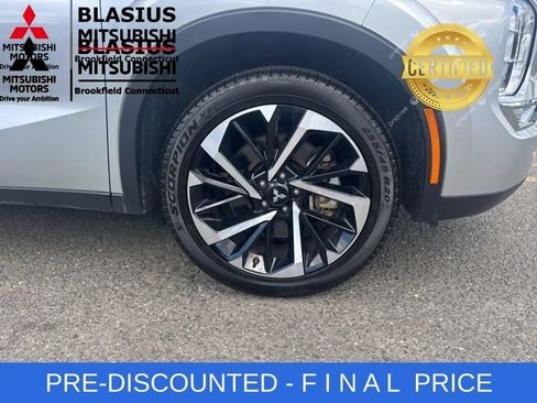 Used 2024 Mitsubishi Outlander SE AWD/4WD image 3