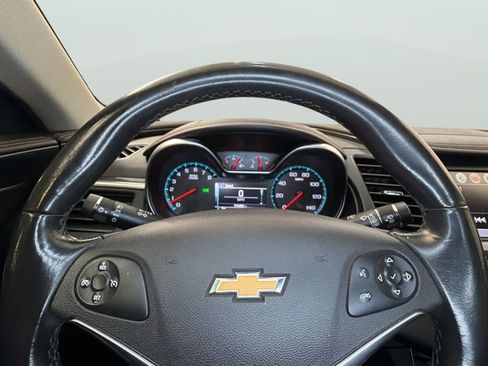 Used 2019 Chevrolet Impala LT FWD image 29
