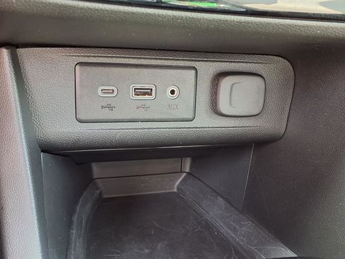 Used 2023 Buick Encore GX Preferred w/ Cold Weather Comfort Package FWD image 11