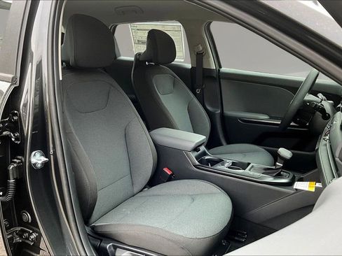 New 2026 Kia K4 LXS image 10