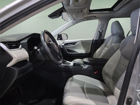 Used 2024 Toyota RAV4 XLE Premium FWD image 20