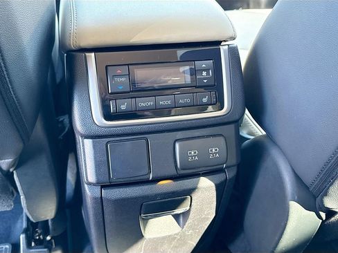 Used 2022 Subaru Ascent Limited w/ Popular Package #2A image 26