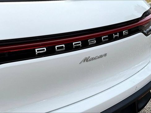 Used 2022 Porsche Macan AWD/4WD image 21