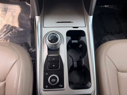 Used 2023 Ford Explorer XLT w/ Equipment Group 202A AWD/4WD image 20