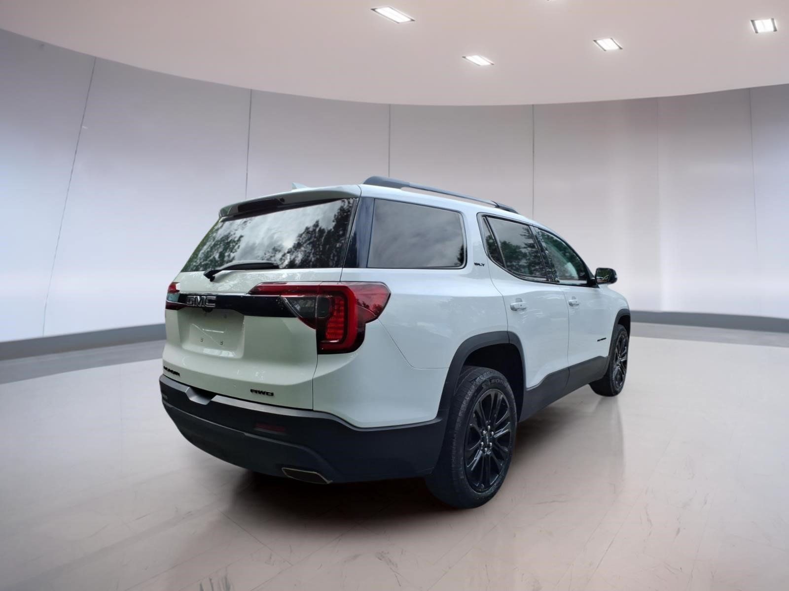 Used 2023 GMC Acadia SLT w/ Elevation Edition AWD/4WD image 4
