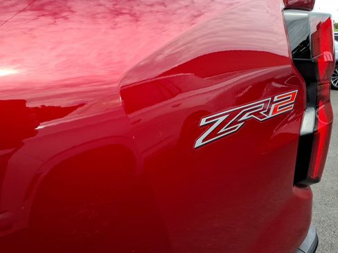 Used 2024 Chevrolet Colorado ZR2 w/ ZR2 Convenience Package III AWD/4WD image 11