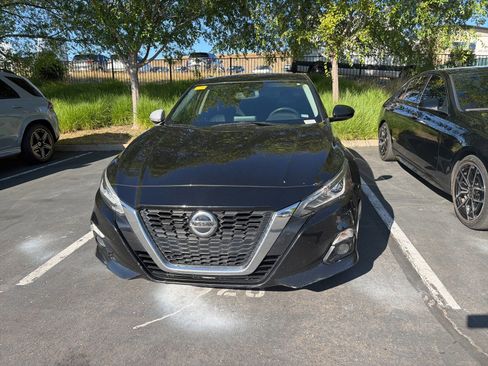Used 2019 Nissan Altima 2.5 SL FWD image 2