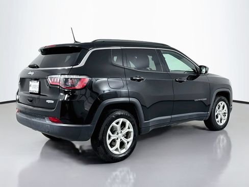 Used 2024 Jeep Compass Latitude AWD/4WD image 6