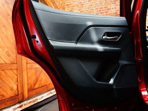 Certified 2025 Nissan Kicks SV AWD/4WD image 39