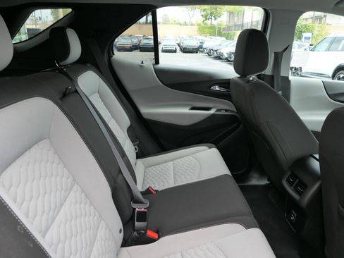 Used 2019 Chevrolet Equinox LS AWD/4WD image 24