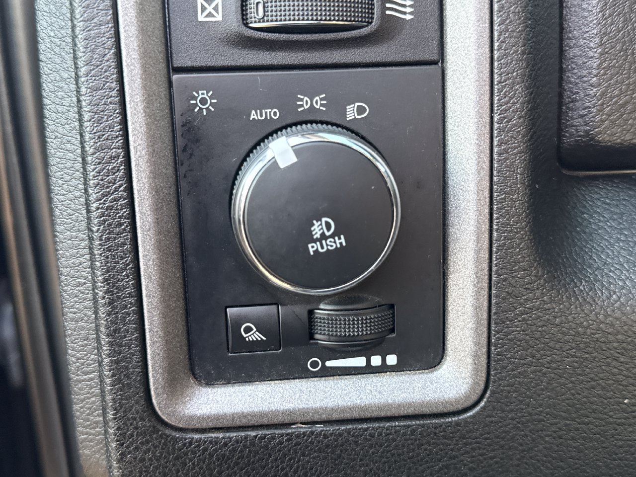 Used 2022 RAM 1500 Express w/ Wheel & Sound Group AWD/4WD image 15