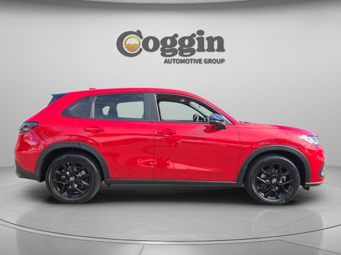 Certified 2025 Honda HR-V Sport image 6