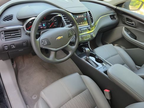 Used 2019 Chevrolet Impala LS FWD image 9