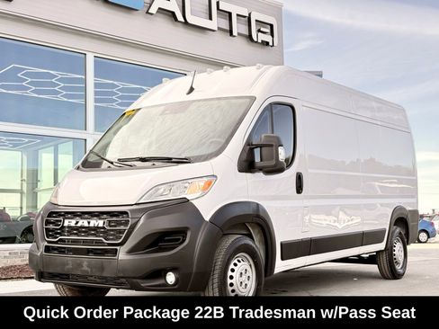 Used 2024 RAM ProMaster 2500 w/ Convenience Group FWD image 3