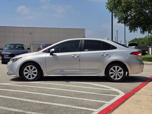 Used 2025 Toyota Corolla LE FWD image 6