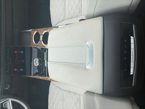 Used 2025 Cadillac Escalade ESV Sport Platinum AWD/4WD image 15