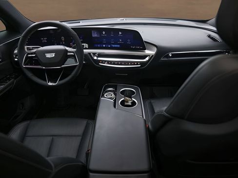 Certified 2024 Cadillac Lyriq Sport AWD/4WD image 25