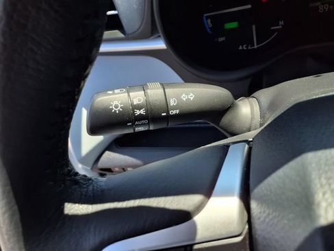 Used 2025 Toyota Sienna XLE w/ XLE Plus Package AWD/4WD image 9