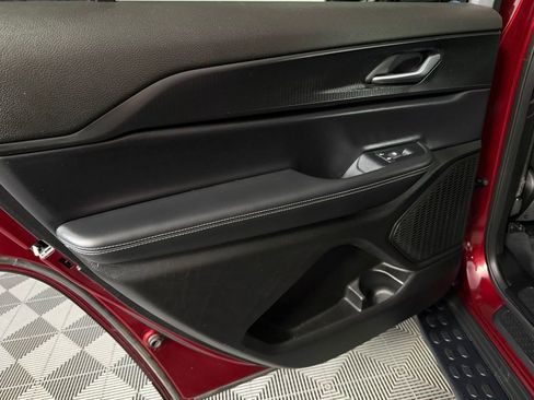 Certified 2025 Jeep Grand Cherokee L Altitude image 30