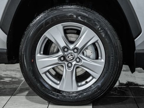 Used 2025 Toyota RAV4 XLE image 15