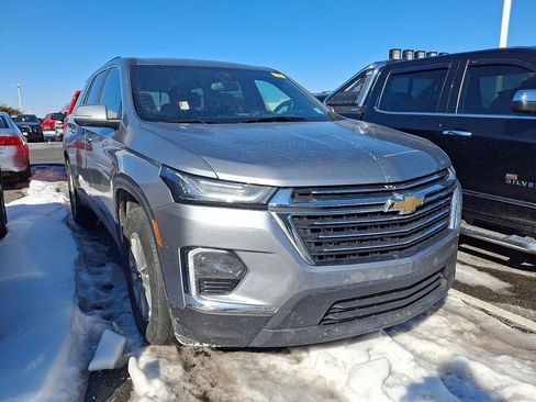 Certified 2023 Chevrolet Traverse LT image 3