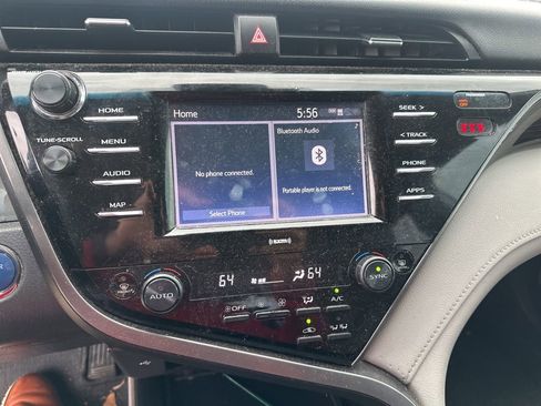 Used 2020 Toyota Camry LE w/ Carpet Mat Package image 15