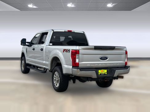 Used 2018 Ford F250 XL w/ STX Appearance Package AWD/4WD image 3