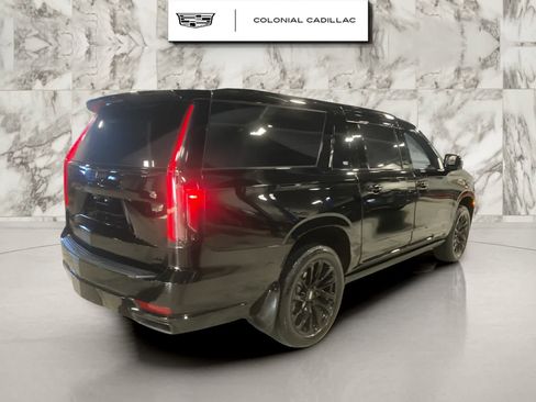 Used 2023 Cadillac Escalade ESV Sport w/ LPO, ONYX Package image 5