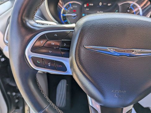 Used 2022 Chrysler Pacifica Touring-L w/ Uconnect Theater Family Group FWD image 59