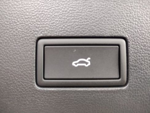 New 2026 Volkswagen Atlas Cross Sport SEL R-Line image 18