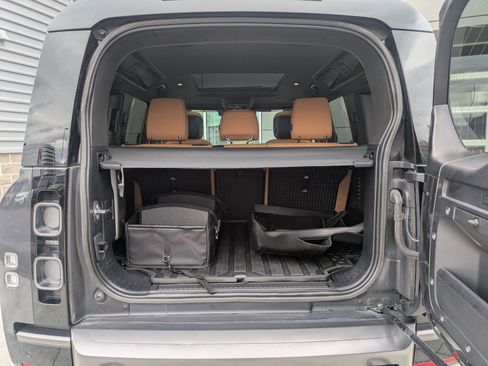 Certified 2023 Land Rover Defender 110 image 28