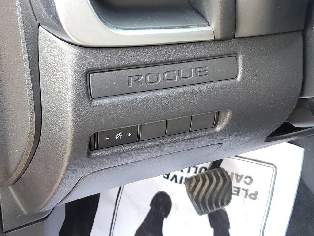 Used 2022 Nissan Rogue S AWD/4WD image 8
